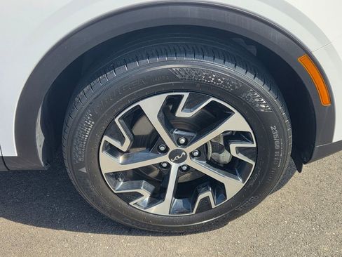 Used 2023 Kia Sportage EX image 8
