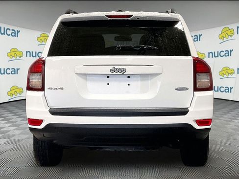 Used 2017 Jeep Compass Latitude AWD/4WD image 4