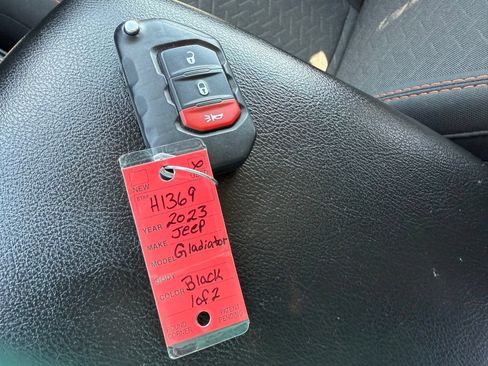 Used 2023 Jeep Gladiator Mojave w/ LED Lighting Group AWD/4WD image 49