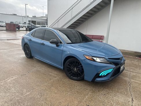 Used 2023 Toyota Camry XSE image 2