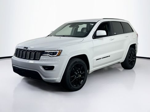 Used 2022 Jeep Grand Cherokee Laredo X image 1