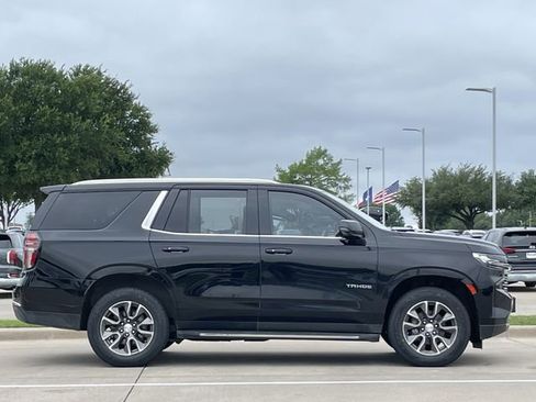 Used 2022 Chevrolet Tahoe LT w/ Luxury Package RWD image 3
