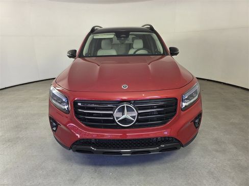 New 2026 Mercedes-Benz GLB 250 image 2