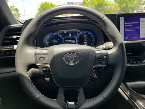 Used 2025 Toyota Crown Signia AWD/4WD image 24