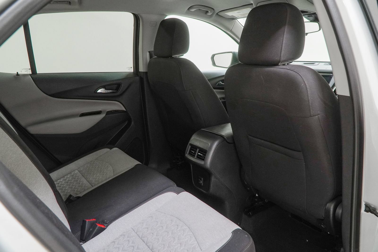 Used 2022 Chevrolet Equinox LS w/ LS Convenience Package AWD/4WD image 34