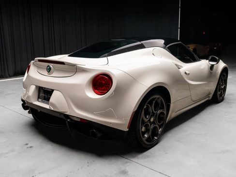 Used 2015 Alfa Romeo 4C Coupe w/ Leather Interior Group image 31