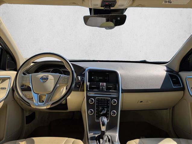 Used 2015 Volvo XC60 T6 w/ Proximity Package FWD image 23