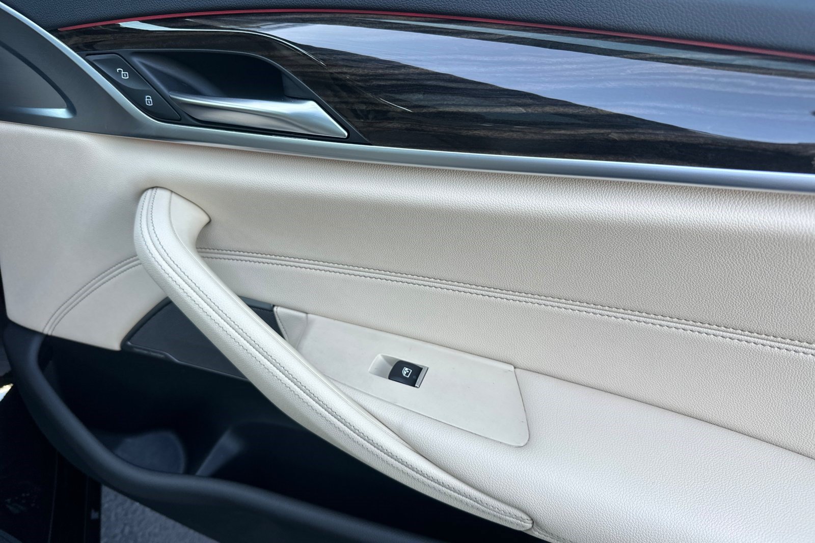 Certified 2023 BMW 540i w/ Premium Package RWD image 21