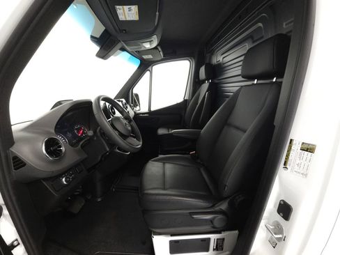 Used 2026 Mercedes-Benz Sprinter 2500 image 7
