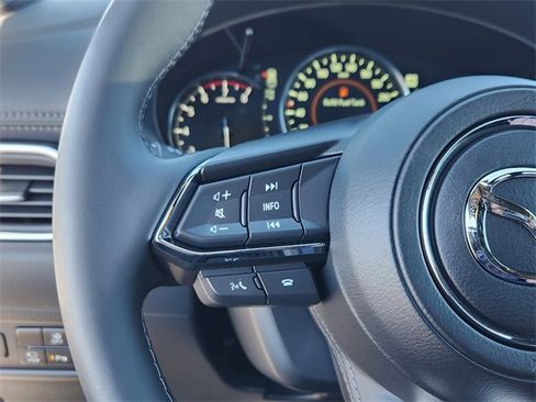 New 2025 MAZDA CX-5 Signature image 9