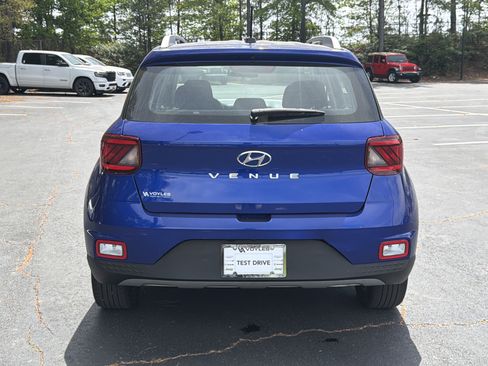 Used 2024 Hyundai Venue SEL FWD image 7