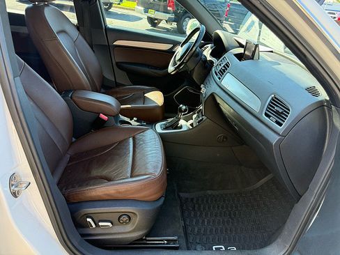 Used 2018 Audi Q3 2.0T Premium Plus w/ Premium Plus Package AWD/4WD image 21