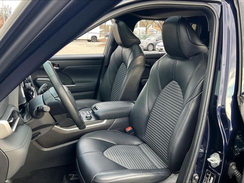 Used 2022 Toyota Highlander XSE image 30