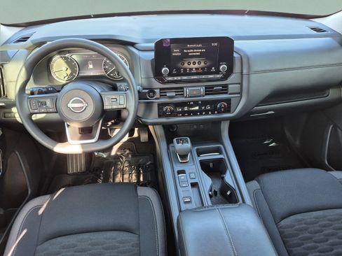 Certified 2025 Nissan Pathfinder S FWD image 13