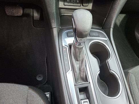 Used 2023 Chevrolet Equinox LT AWD/4WD image 16