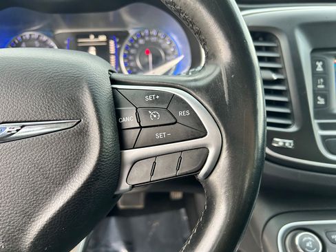 Used 2015 Chrysler 200 Limited w/ Convenience Group image 13