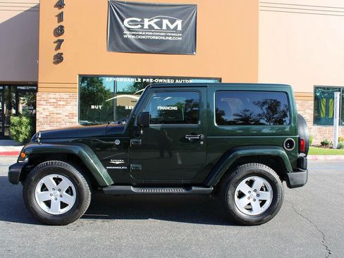 Used 2011 Jeep Wrangler Sahara w/ Connectivity Group AWD/4WD image 5