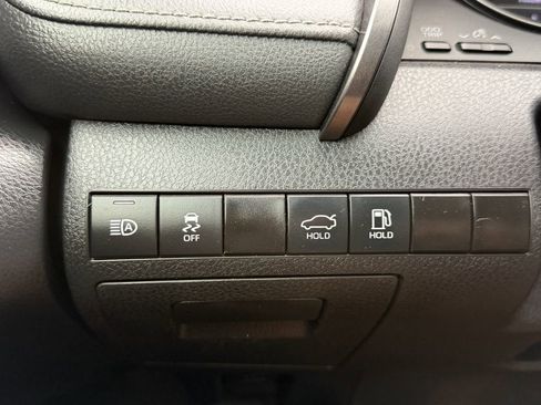 Used 2022 Toyota Camry SE FWD image 28