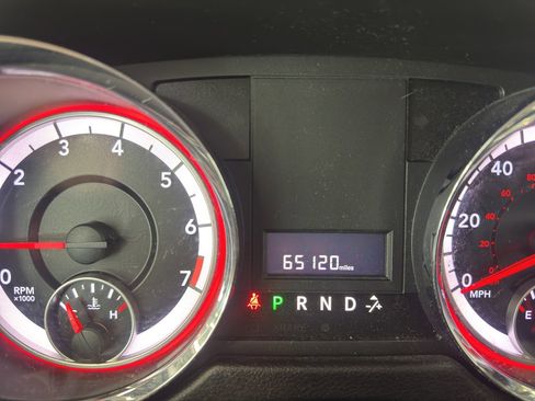 Used 2019 Dodge Grand Caravan SE w/ UConnect Hands-Free Group image 16