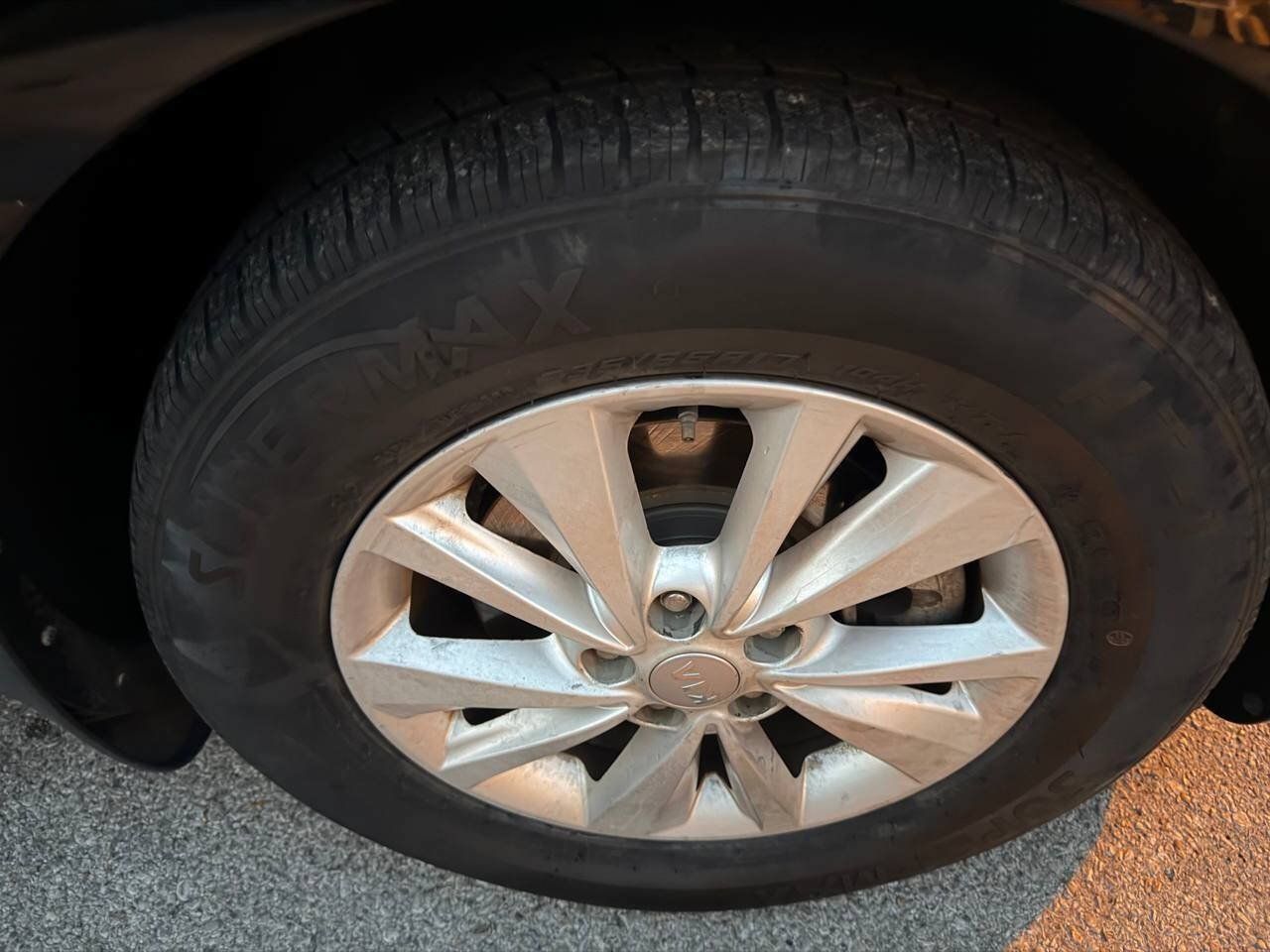 Used 2018 Kia Sedona LX FWD image 29