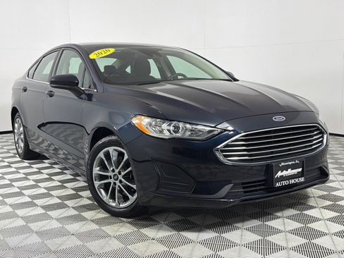 Used 2020 Ford Fusion SE image 2