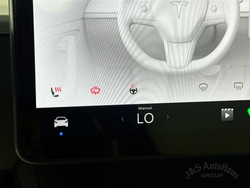 Used 2022 Tesla Model Y Performance AWD/4WD image 26