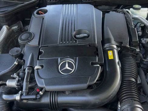 Used 2013 Mercedes-Benz SLK 250 image 12