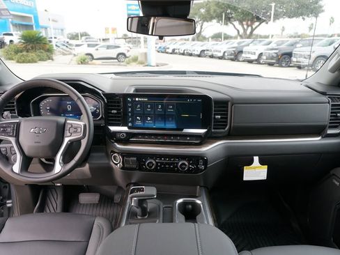 Used 2023 Ford F350 Lariat image 25