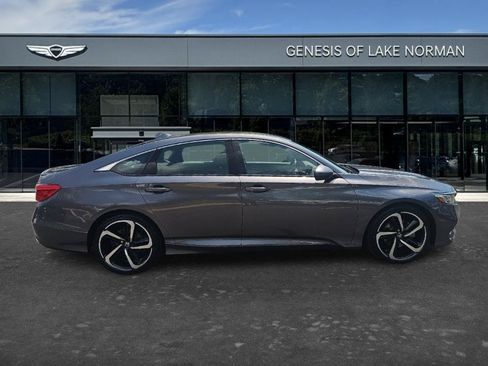 Used 2018 Honda Accord Sport image 4