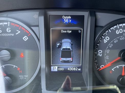 Used 2023 Toyota Tacoma SR image 21