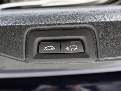 Used 2022 BMW X7 M50i image 21