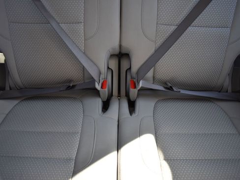 Used 2023 GMC Acadia SLE w/ Driver Convenience Package image 31