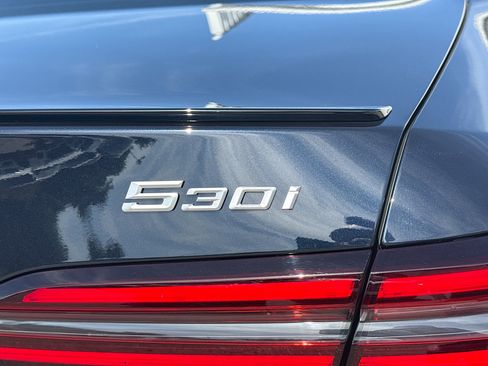 Used 2025 BMW 530i w/ M Sport Package RWD image 11