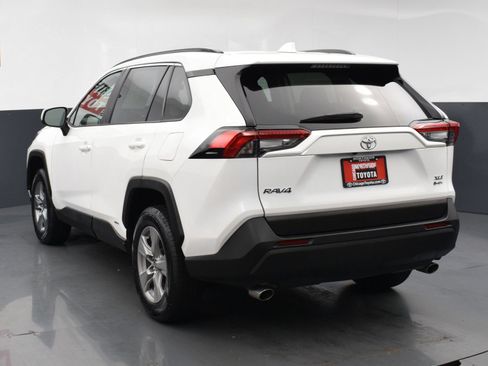 Used 2025 Toyota RAV4 XLE AWD/4WD image 3