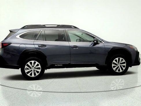 Used 2023 Subaru Outback Premium AWD/4WD image 4