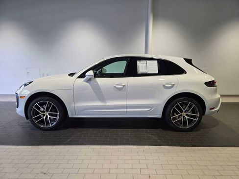 Used 2025 Porsche Macan image 2