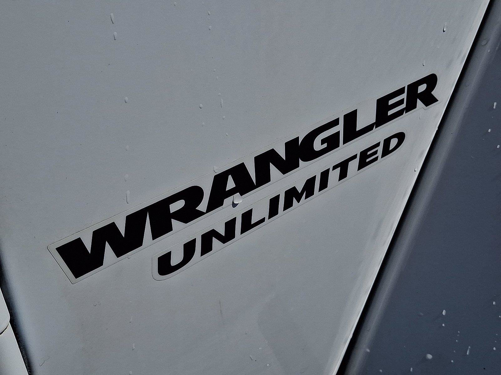 Used 2017 Jeep Wrangler Unlimited Sahara AWD/4WD image 29
