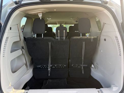 Used 2023 Chrysler Voyager LX FWD image 18