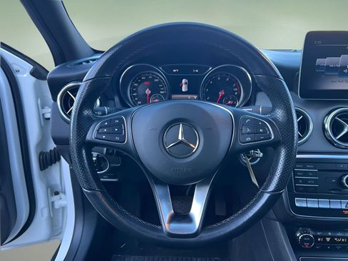 Used 2019 Mercedes-Benz GLA 250 4MATIC image 13