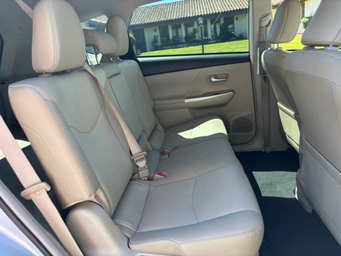 Used 2012 Toyota Prius V Five image 16