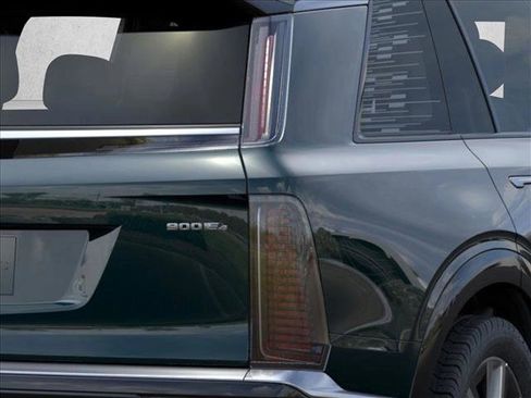 New 2026 Cadillac Vistiq Luxury image 11