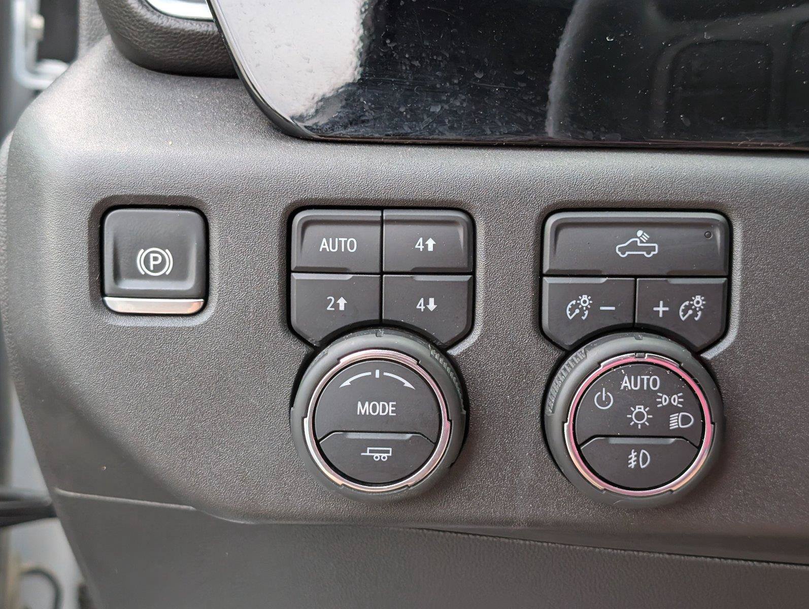 Used 2025 Chevrolet Silverado 1500 LT Trail Boss w/ Protection Package AWD/4WD image 29
