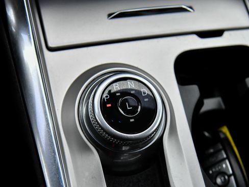 Used 2022 Ford Explorer XLT w/ Equipment Group 202A image 25