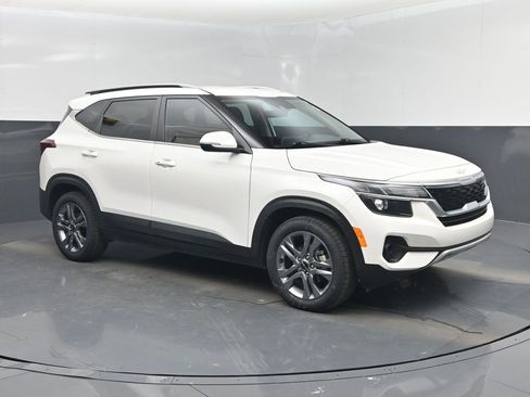 Used 2023 Kia Seltos S image 1