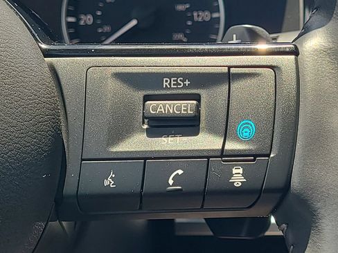 Used 2025 Nissan Pathfinder SL w/ SL Premium Package FWD image 20