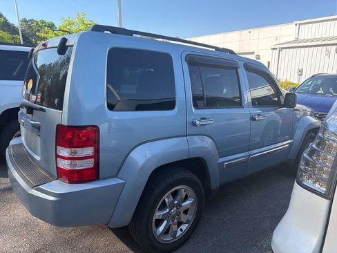 Used 2012 Jeep Liberty Sport RWD image 3
