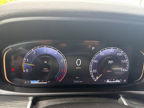 Used 2024 Jeep Wagoneer L Series II image 17