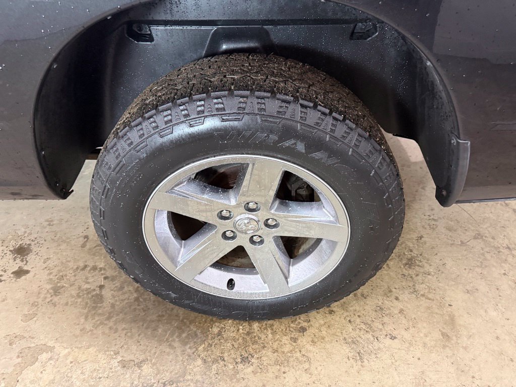 Used 2016 RAM 1500 Express AWD/4WD image 25