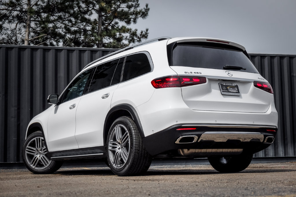 Used 2026 Mercedes-Benz GLS 450 4MATIC image 2