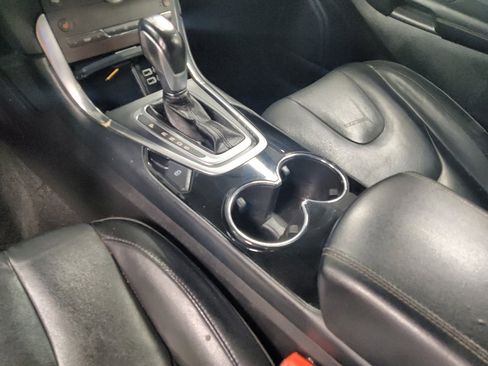Used 2016 Ford Edge Titanium FWD image 26